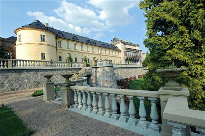 Chateau Zbiroh Exteriör bild